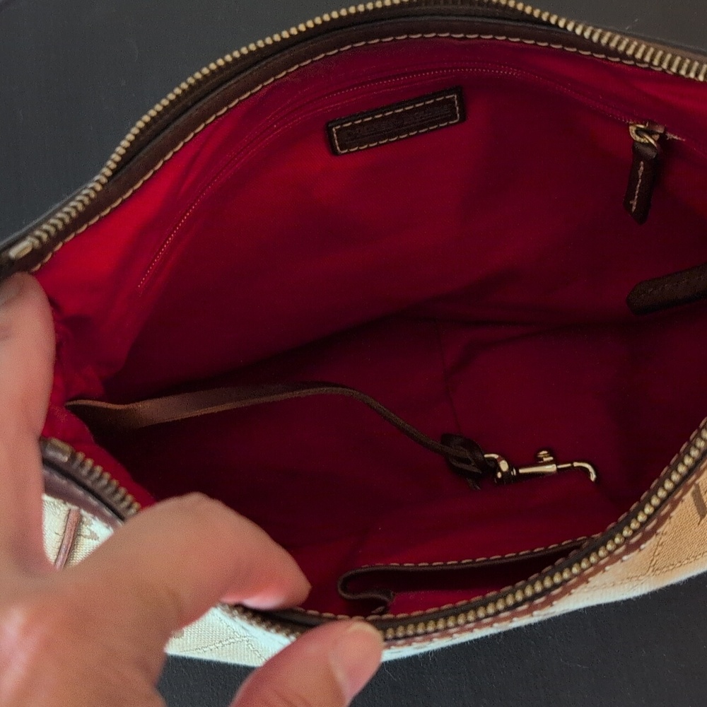 Dooney and Bourke Monogram shoulder bag - Picture 2 of 5